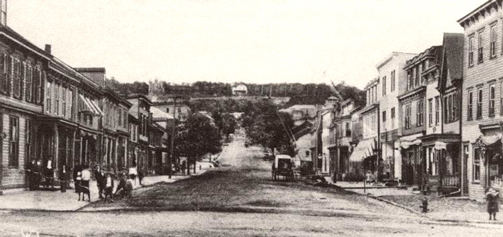 Centralia, PA in 1915. Looking north on Locust St. Credit: Offroaders.com